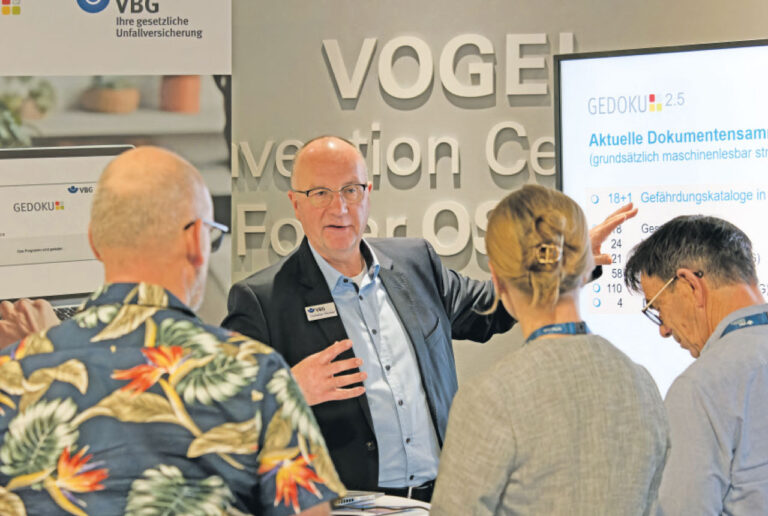 Auf dem „Marktplatz“ informierten sich die Teilnehmenden über Präventionsangebote der VBG.